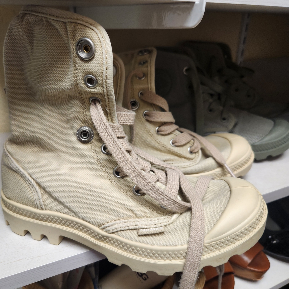 Palladium ""Baggy"  Boots,  Size 5